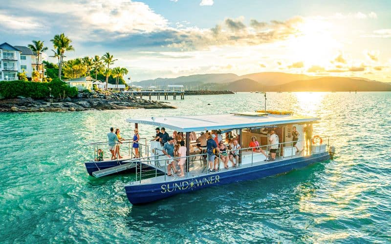 Billet À partir d'Airlie Beach : Croisière Sundowner Whitsunday avec vin mousseux