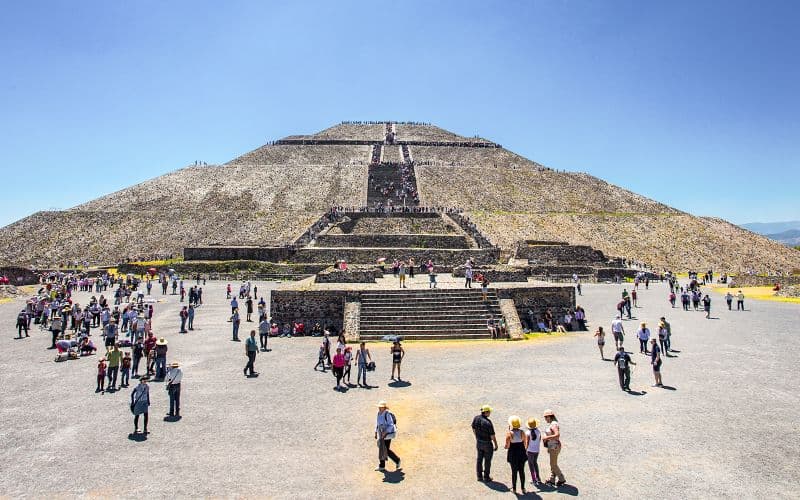 Billet Visite de 2 jours de la ville de Mexico : Teotihuacán, Basilique, Musée Frida Kahlo, Xochimilco et Coyoacán