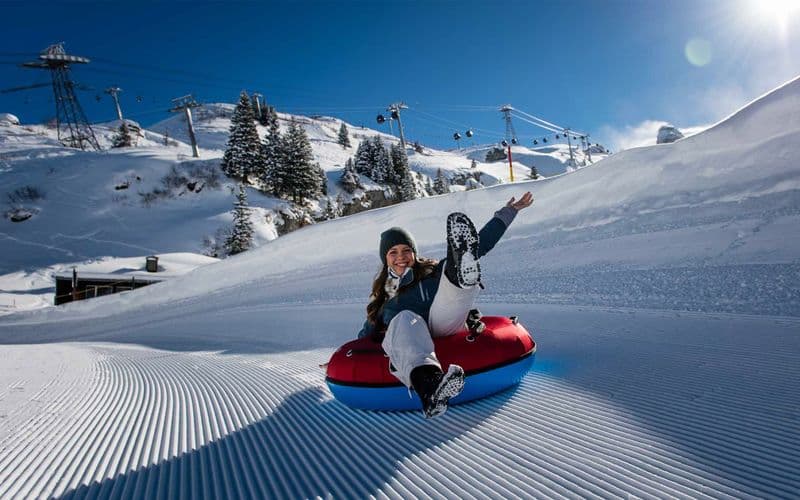 Billet En partant de Zurich : Excursion d'une journée au Titlis avec stationnement dans le parc de neige de Trübsee
