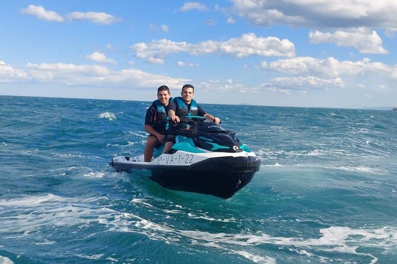 Billet Balade de 30 minutes en jet-ski à Valence