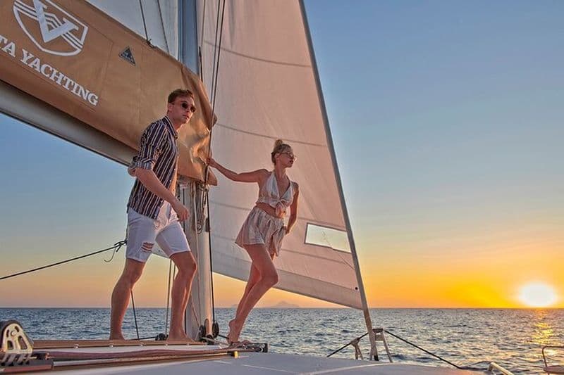 Billet Croisière en catamaran avec barbecue et bar ouvert à Santorin