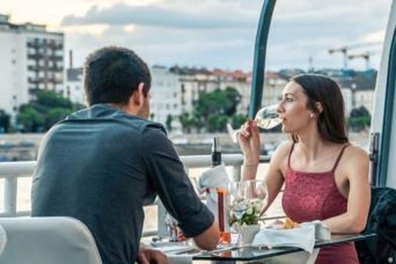 Billet Croisière avec dîner de 4 plats et musique live à Budapest