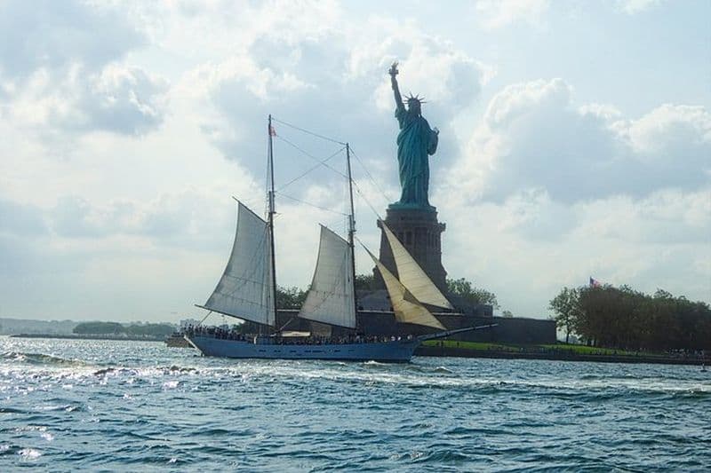 Billet Croisière en voilier vers la Statue de la Liberté et Ellis Island