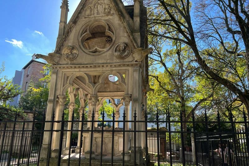Billet Visite guidée du cimetière du Père-Lachaise à Paris