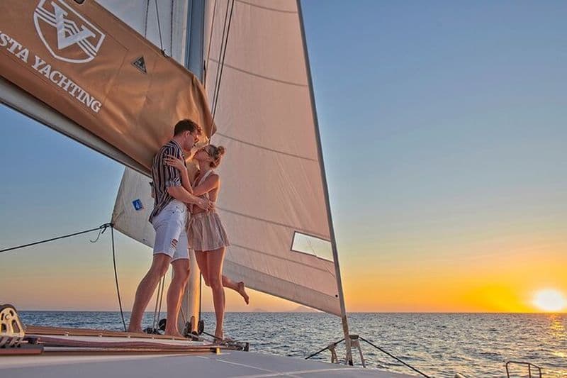 Billet Croisière en catamaran avec menu et bar ouvert à Santorin