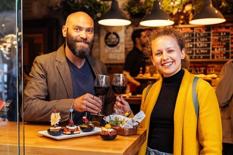 Billet Visite privée de tapas et dégustation de vin à Barcelone