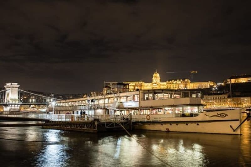 Billet Croisière à Budapest avec dîner et musique en direct