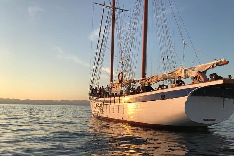 Billet Balade en bateau au coucher du soleil à Marseille