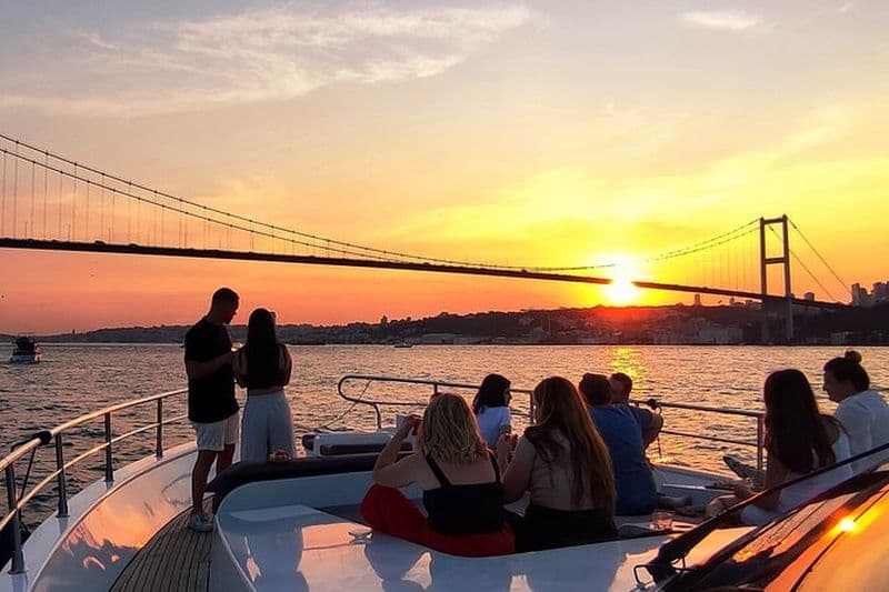 Billet Croisière au coucher du soleil sur le Bosphore à Istanbul