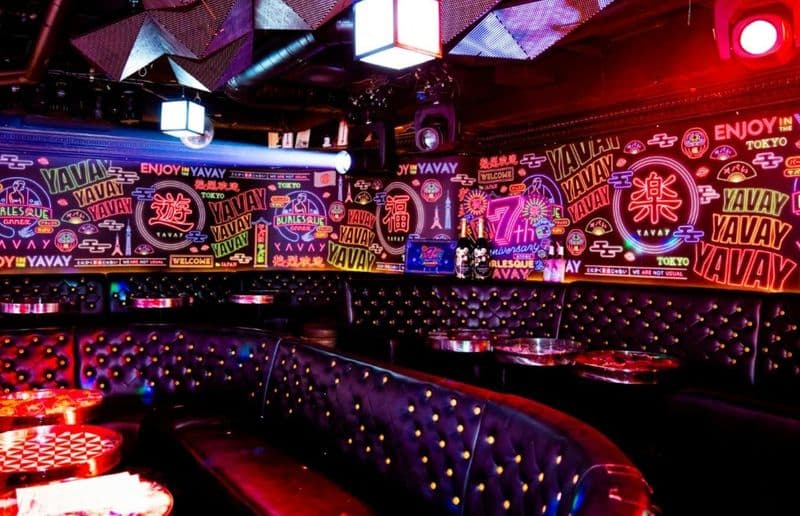 Billet Expérience de siège VIP à Yavay au Rappongi Burlesque Annex