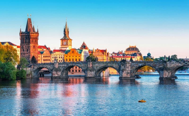 Billet Laissez-passer pour Prague avec entrée au château et croisière sur la Vltava