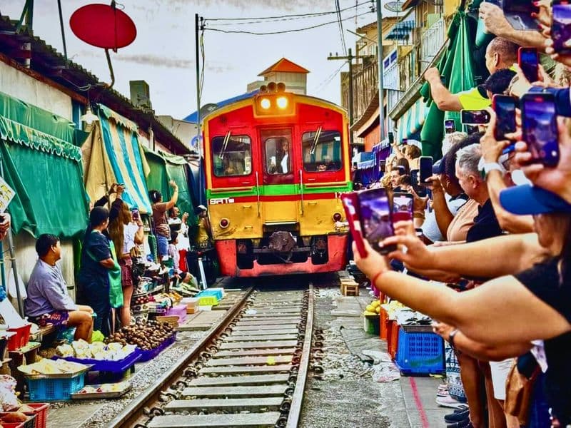 Billet Mae Klong Railway Market and Damnoen Saduak Floating Market tour