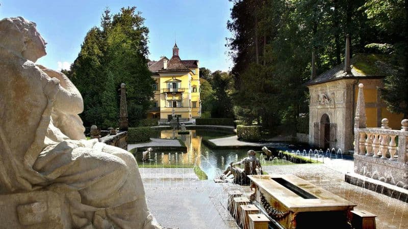 Billet Excursion en bateau au château de Hellbrunn avec fontaine à jets d'eau et bus à impériale londonien