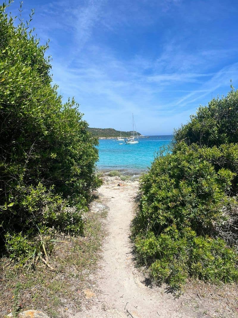 Billet Randonnée côtière sauvage autoguidée à Saint-Florent avec prise en charge