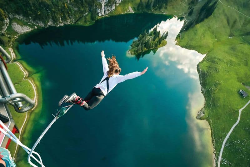 Billet Expérience de saut à l'élastique sur le Stockhorn en Suisse