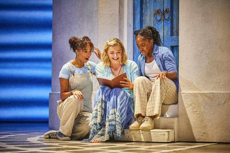 Billet Mamma Mia the Musical with a 2-course pre-show dinner