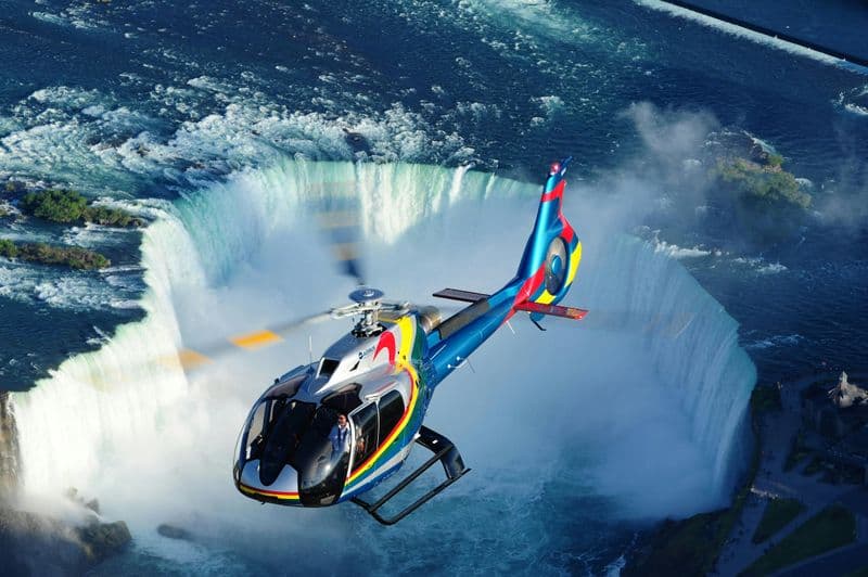 Billet Visite ultime des chutes du Niagara avec tour en hélicoptère et déjeuner à la tour Skylon