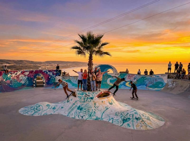 Billet Ambiance surf et coucher de soleil au skatepark du village de Taghazout