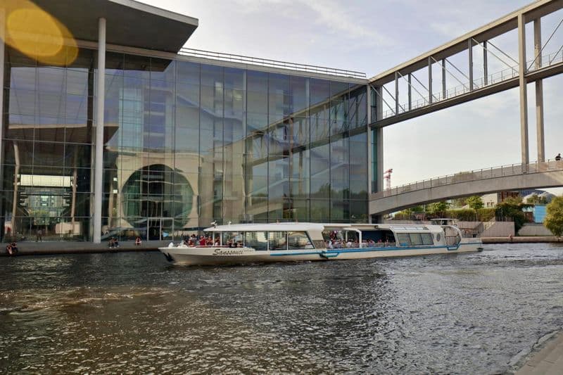 Billet Croisière de 2,5 heures sur la Spree berlinoise au départ de Friedrichstraße