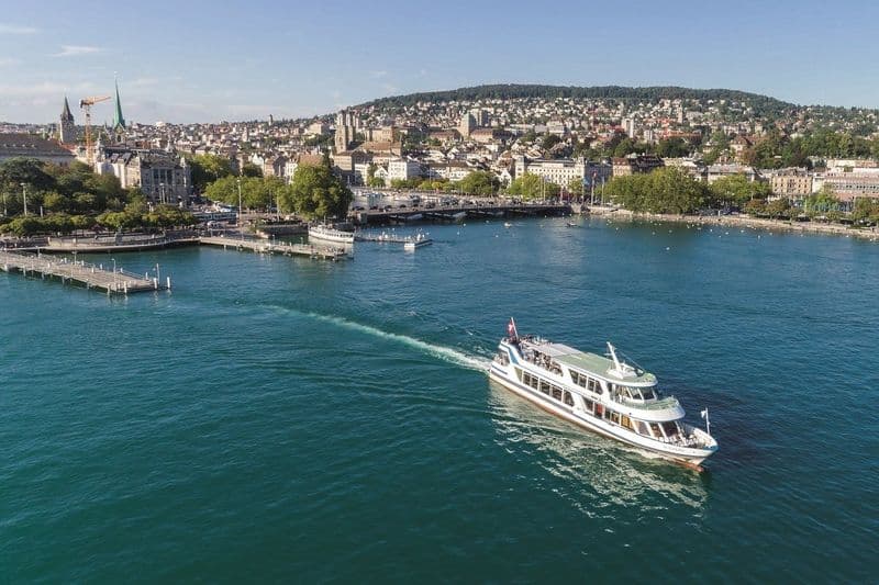 Billet Visite guidée de Zurich en bus avec croisière sur le lac et entrée facultative au musée de la FIFA