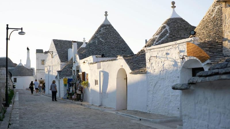 Billet Visitez Polignano a Mare et Alberobello depuis Bari