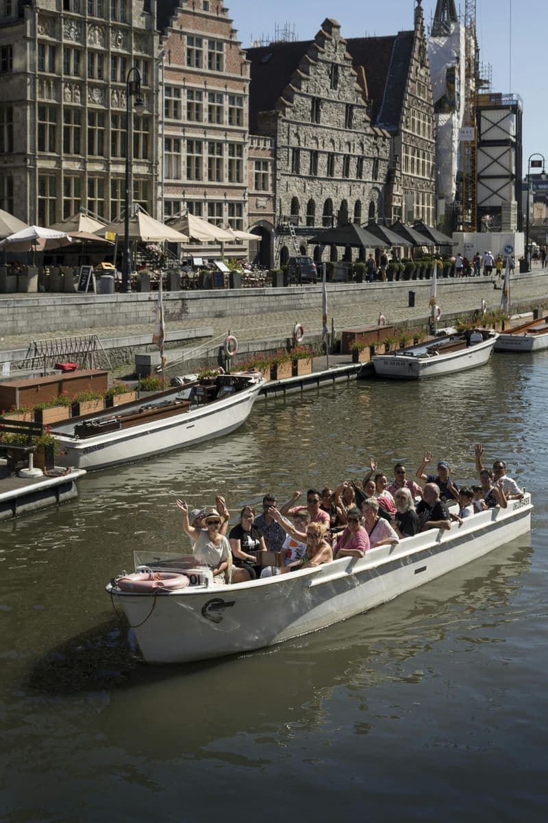 Billet Guided boat trip in the historic center of Gent