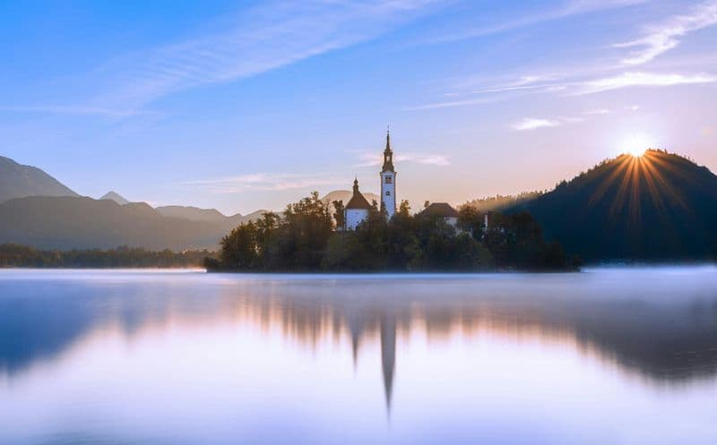 Billet Visite de la grotte de Postojna, du château de Predjama et du lac de Bled avec billets d'entrée