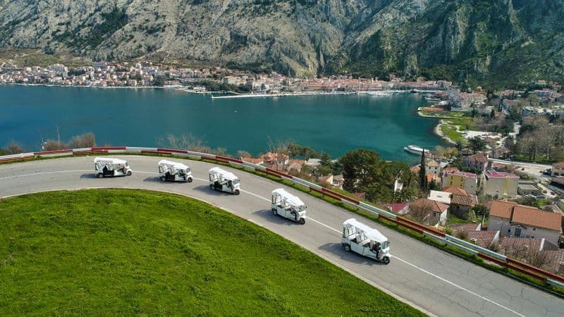 Billet Excursion de 2h30 en tuk-tuk le long de la baie de Boka au départ de Kotor