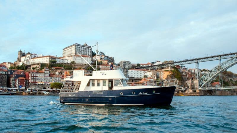 Billet Location de bateau - Exclusive Private Boat Tour with The Last		 13,88 meters (Motorboat)