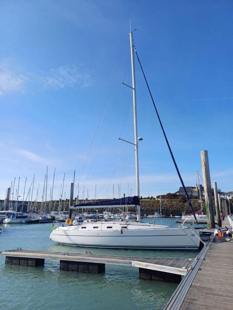 Billet Location de bateau - Poncin Yachts Harmony 38 (Sailboat)