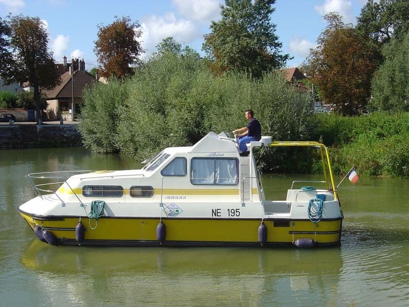 Billet Location de bateau - Classic Triton 860 Fly (Barge)