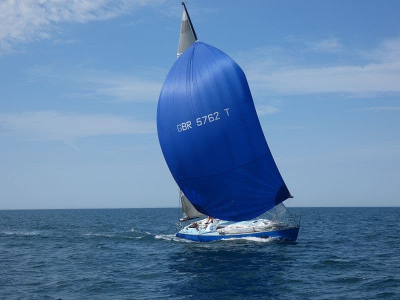 Billet Location de bateau - Bénéteau First Classe 10 (Sailboat)