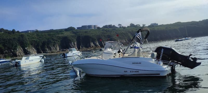 Billet Quicksilver Activ 555 Open (Motorboat)