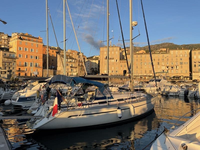 Billet Bavaria 37 (Sailboat)