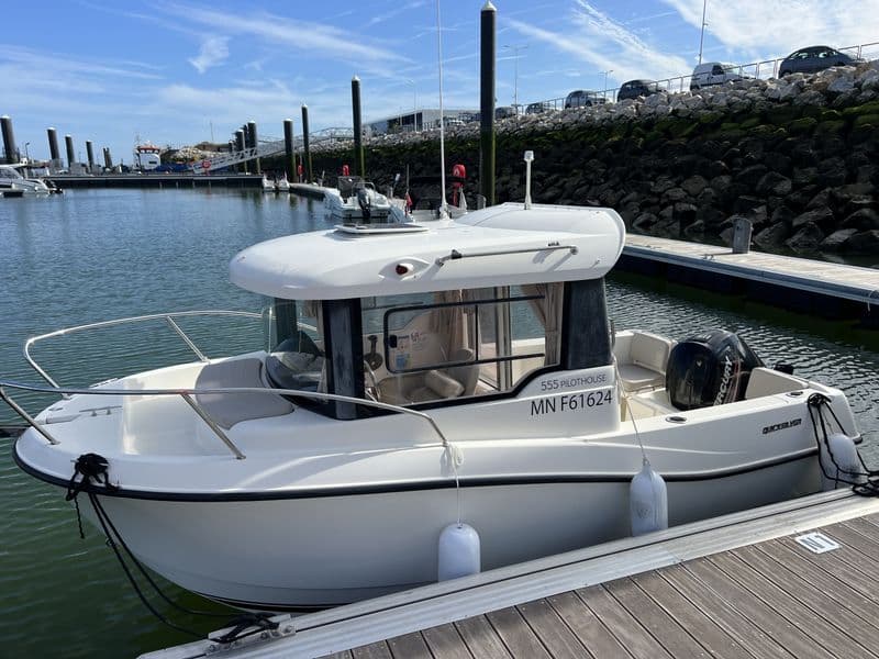 Billet Quicksilver Captur 555 Pilothouse (Motorboat)