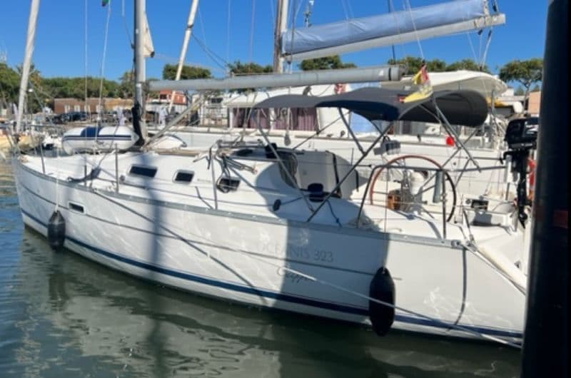 Billet Bénéteau Oceanis 323 Clipper (Sailboat)