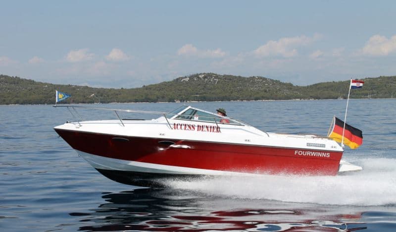 Billet Four Winns Sundowner 235 (Motorboat)
