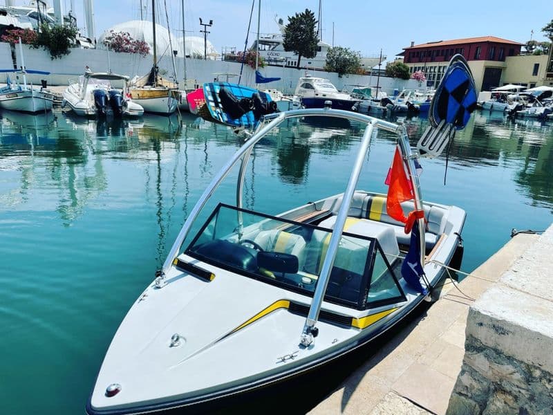 Billet Nautique Correct Craft Competition Ski Boat 2001 (Motorboat)