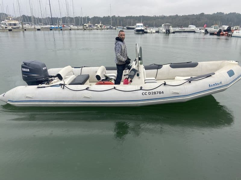 Billet Location de bateau - Bombard Explorer 640 SB (Semi-rigid)