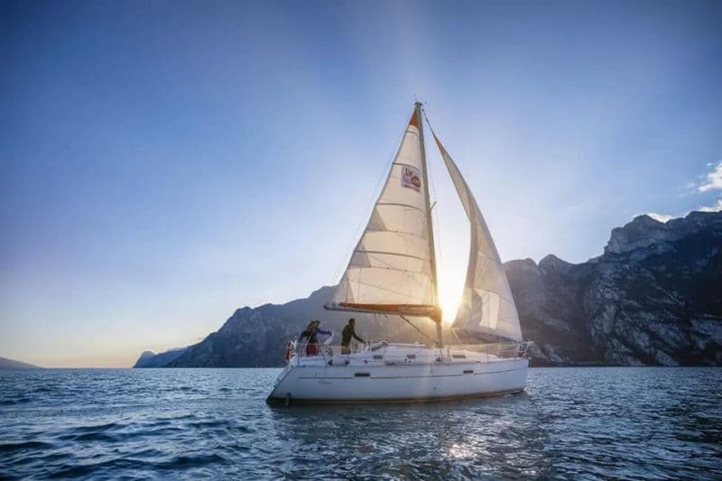 Billet Bavaria 37 (Sailboat)