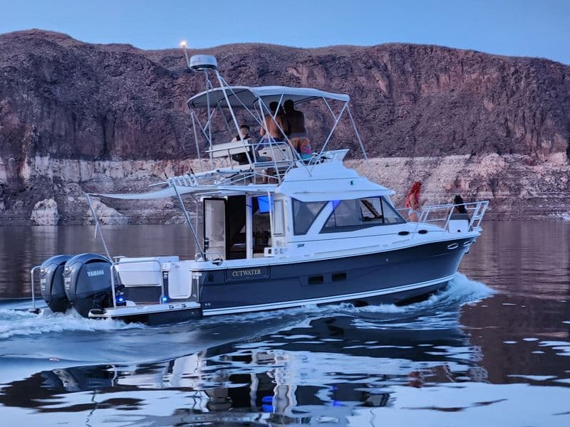 Billet Cutwater 32CB (Motorboat)