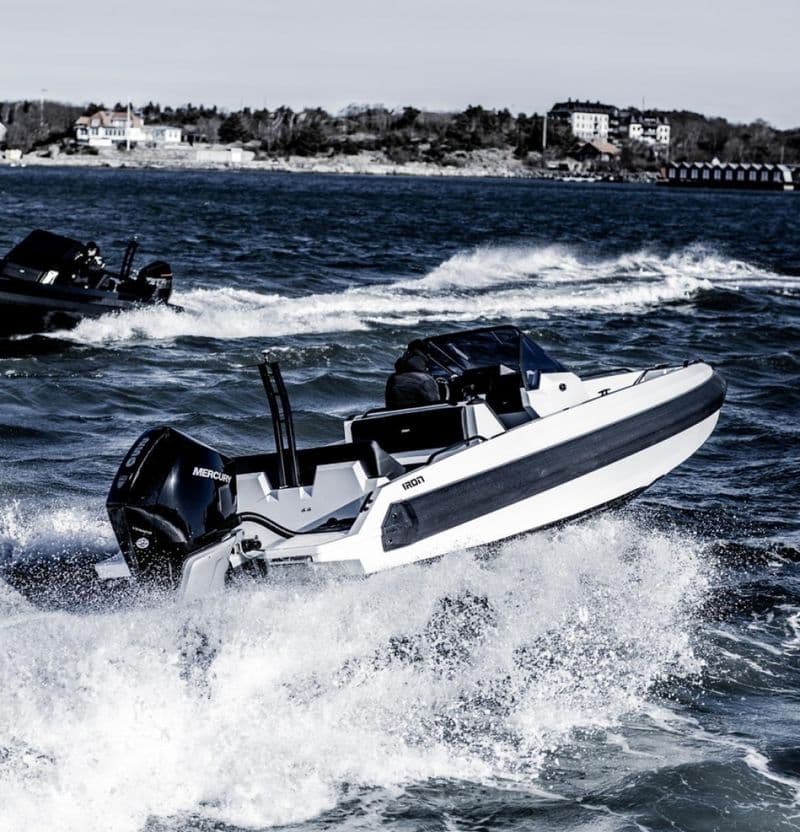 Billet Iron boats 707 (Motorboat)