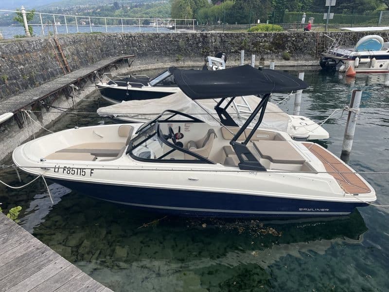 Billet Bayliner VR4 (Motorboat)