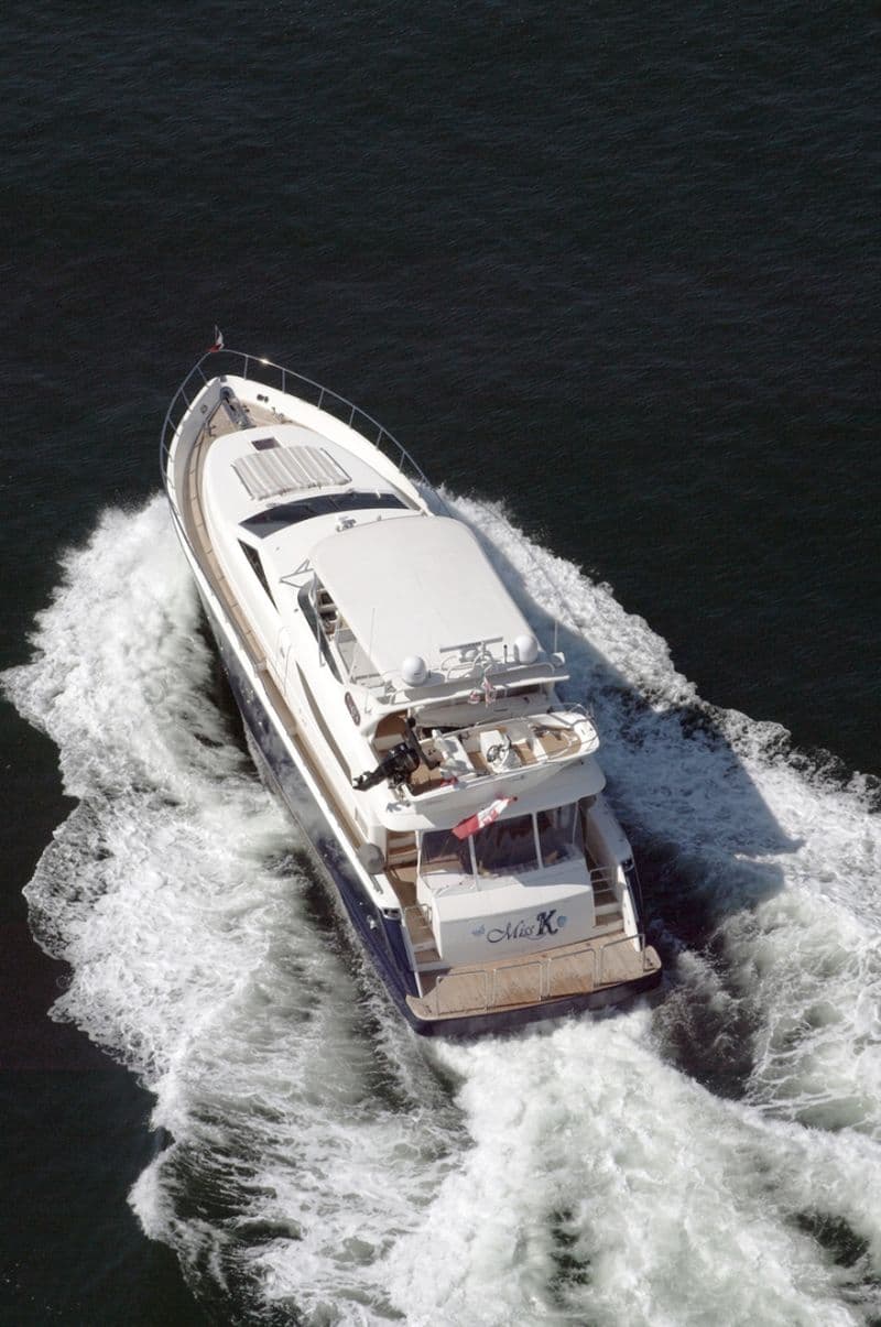 Billet Uniesse Motor Yacht 72