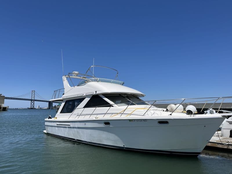 Billet Bayliner 3988 (Motorboat)