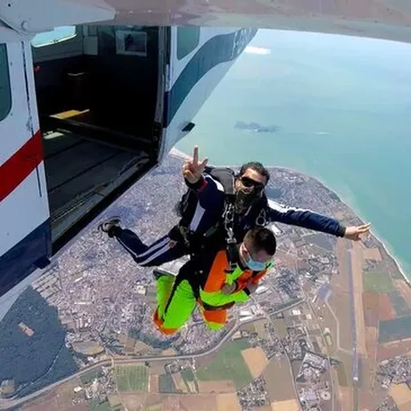 Billet Saut en Parachute Tandem près de Caen