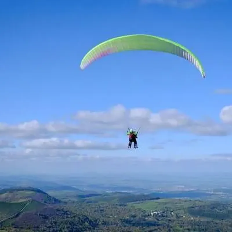 Billet Week-end Survol des Volcans d'Auvergne en Parapente