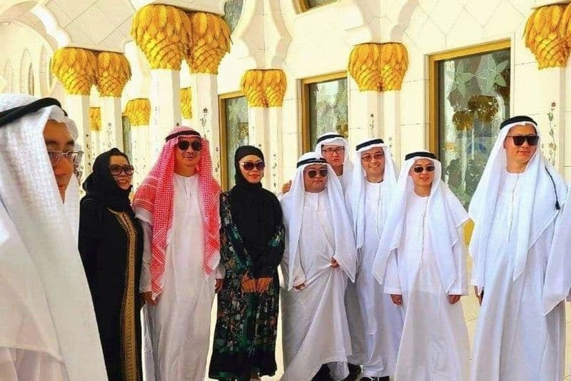 Billet Abu Dhabi : Visite guidée de la ville + entrée à la Grande Mosquée Sheikh Zayed et au Palais des Émirats