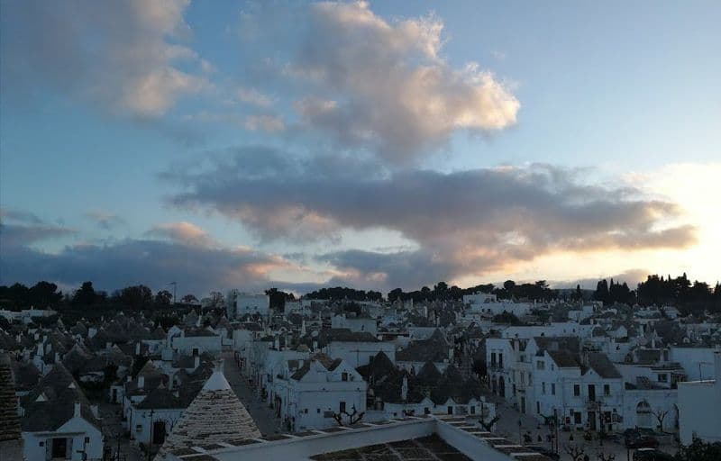 Billet Alberobello : visite des quartiers et du trullo sovrano