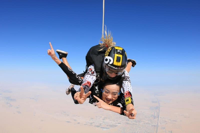 Billet Dubaï : Saut en parachute au-dessus du désert de Dubaï + Photos et vidéo